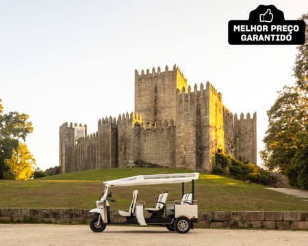 Tour Guiada em Tuk Tuk Eléctrico em Guimarães | Até 4 Pessoas | 1 ou 2 Horas