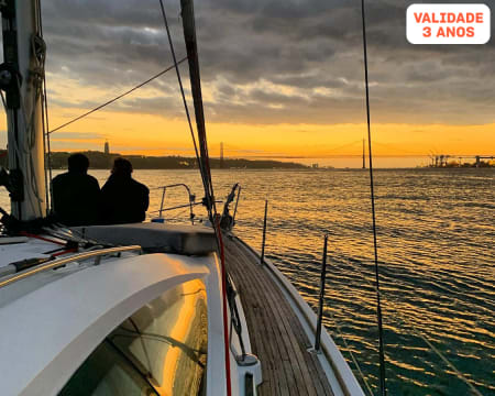 Enjoy Tagus | Passeio de Barco ao Pôr do Sol | 2 Pessoas Enjoy Tagus | Passeio de Barco ao Pôr do Sol | 2 Pessoas
