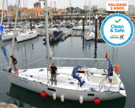 Da Ribeira à Foz! Passeio de Barco no Douro - Exclusivo p/ 4 a 6 Pessoas | 2 Horas