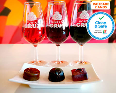 Espaço Porto Cruz | Visita Guiada e Prova de 3 Vinhos do Porto Harmonizada com Chocolates