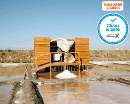 Passeio de Moliceiro ou Mercantel em Aveiro + Visita Guiada às Salinas | 2 Pessoas