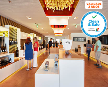 Espaço Porto Cruz | Visita Guiada e Prova de 3 Vinhos do Porto Harmonizada com Chocolates