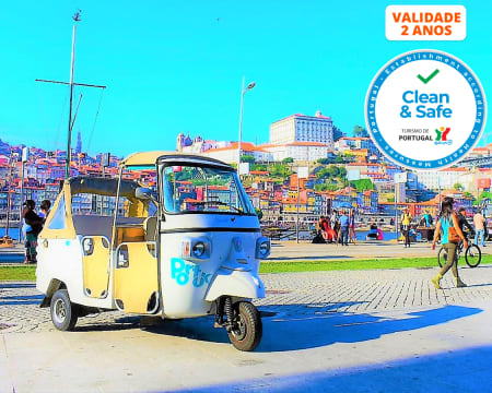 Passeio de Tuk Tuk & Vinho do Porto para 3 Pessoas | Centro Histórico & Melhores Miradouros!