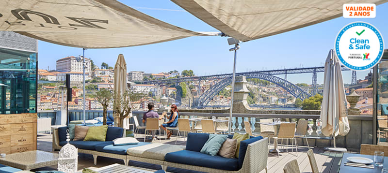 Espaço Porto Cruz | Visita Guiada e Prova de 3 Vinhos do Porto Harmonizada com Chocolates