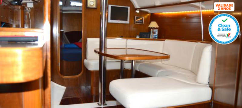 Da Ribeira à Foz! Passeio de Barco no Douro - Exclusivo p/ 4 a 6 Pessoas | 2 Horas