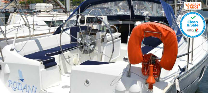 Da Ribeira à Foz! Passeio de Barco no Douro - Exclusivo p/ 4 a 6 Pessoas | 2 Horas