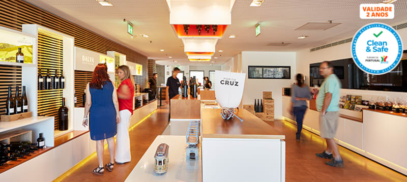 Espaço Porto Cruz | Visita Guiada e Prova de 3 Vinhos do Porto Harmonizada com Chocolates