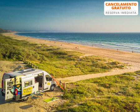 Hostel on Wheels - Lisboa | Faça Uma Road Trip com Campervan com a Família!