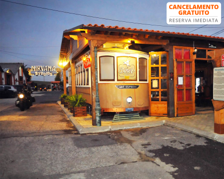 Refeição a Dois num Eléctrico da Carris | Nirvana Studios Diner