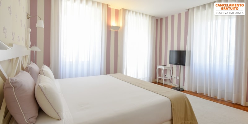 Sundial Gardens & Suites - Gaia | Estadia c/ Opção Massagem e Entrada no Zoo Santo Inácio