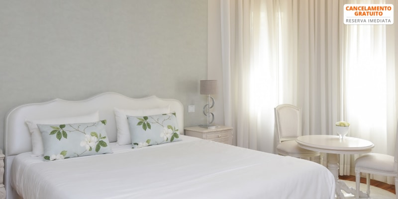 Sundial Gardens & Suites - Gaia | Estadia c/ Opção Massagem e Entrada no Zoo Santo Inácio