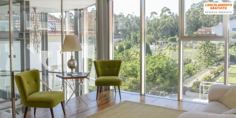 Sundial Gardens & Suites - Gaia | Estadia c/ Opção Massagem e Entrada no Zoo Santo Inácio