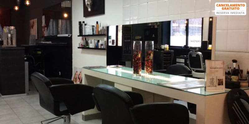 Reconstrução de Cabelo Danificado: Ritual de Hidratação c/ Brushing & Finalizante | 1h30 | Ovar