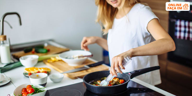 Aula De Culinaria Online Em Directo 40 Min Na Cozinha Com Inesgethealthy Cozinhar Culinariaexperiencias Em Casa Odisseias