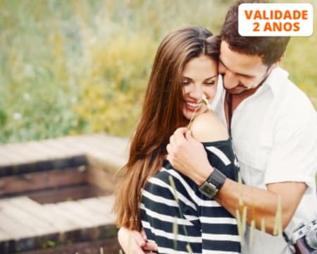 Para Namorados: Sessão Fotográfica Exterior para Dois | Porto | 1 Hora