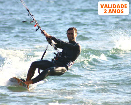 Aula de Kitesurf em Grupo ou Particular | Guincho, Fonte da Telha ou Lagoa de Albufeira