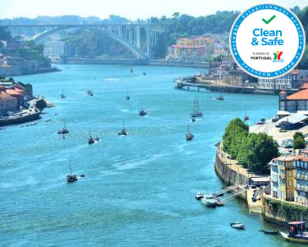 Cruzeiro no Douro em Embarcação Vintage «Mathilda» em Exclusivo - Até 10 Pessoas | 1 ou 2 Horas