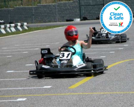 Experiência de Karting no Kartódromo do Oeste - 1 Adulto + 1 Criança | Kiro Experiência de Karting no Kartódromo do Oeste - 1 Adulto + 1 Criança | Kiro