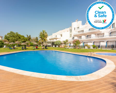 Carvoeiro Hotel 4* | Estadia de 1 Noite com Jantar Carvoeiro Hotel 4* | Estadia de 1 Noite com Jantar