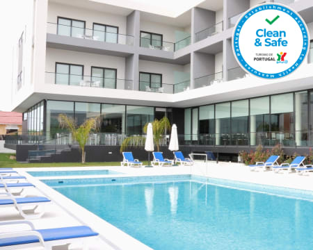 Spa Monte Lírio 4* | Acesso à Piscina Exterior + Lanche para 2 Spa Monte Lírio 4* | Acesso à Piscina Exterior + Lanche para 2