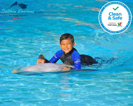 Dolphin Emotions | Visita + Interacção com Golfinhos no Zoomarine para 2 Pessoas - Uma Experiência Única!