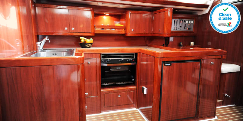 Passeio de Veleiro em Privado Até 10 Pessoas - 2 Horas | Douro Sailing