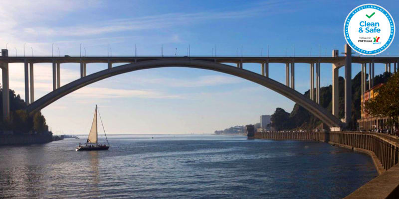 Passeio de Veleiro em Privado Até 10 Pessoas - 2 Horas | Douro Sailing