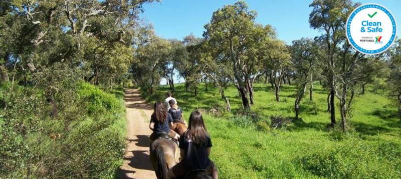 Passeio a Cavalo pelo Campo Alentejano a Dois | 1h ou 3h a Passo, Trote e Galope!