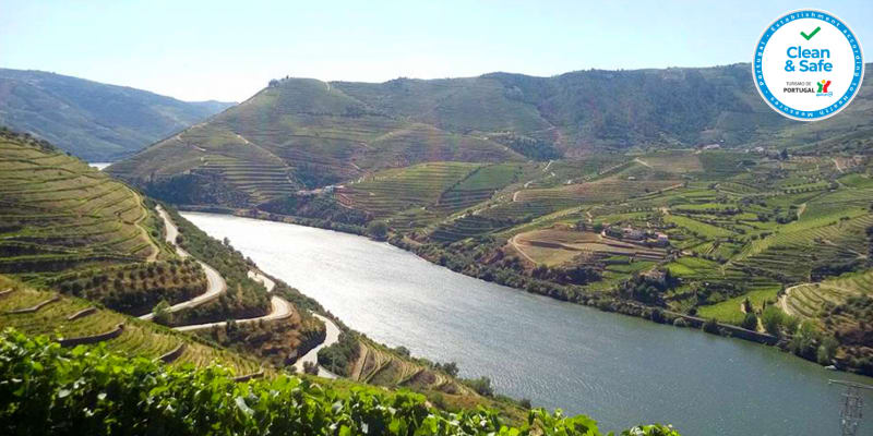 Datas Exclusivas! Passeio no Douro c/ Almoço a Bordo para Dois | Porto-Régua-Porto c/ Descida de Barco