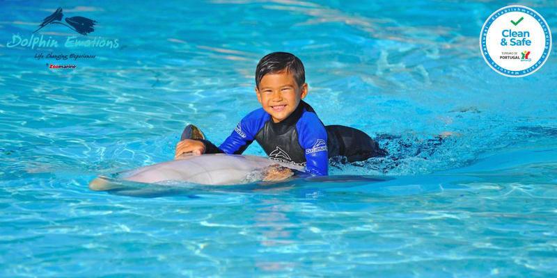 Dolphin Emotions Visita Interaccao Com Golfinhos No Zoomarine Para 2 Pessoas Uma Experiencia Unica Parques Tematicos Parques Tematicos E Aquaticoslazer Odisseias