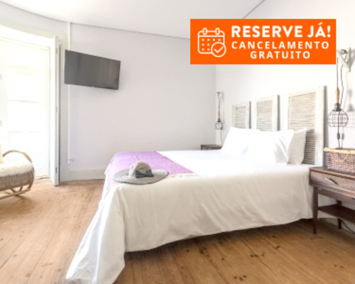 The Bohemian Place - Aveiro | Estadia com Opção Passeio de Moliceiro