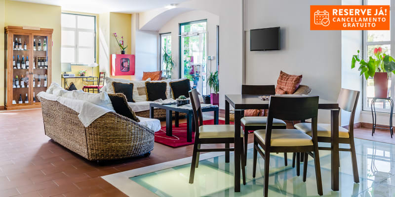 Sarrazola House - Sintra | Estadia Romântica com Opção Entradas na Quinta da Regaleira e no Palácio da Pena