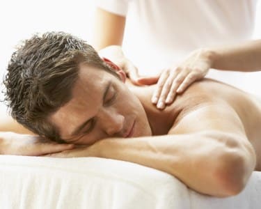Massagem Relax Corpo Inteiro para Ele | 1 Pessoa - 45 min. | Momentos d'Beleza Massagem Relax Corpo Inteiro para Ele | 1 Pessoa - 45 min. | Momentos d'Beleza