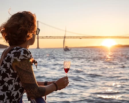 Boatugal | Passeio de Veleiro no Rio Tejo ao Pôr do Sol | 2 Pessoas