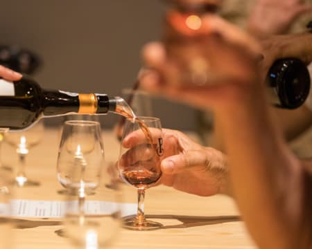 Caves Poças | Degustação de Vinho do Porto + Visita Guiada à Cave | 2 Pessoas Caves Poças | Degustação de Vinho do Porto + Visita Guiada à Cave | 2 Pessoas