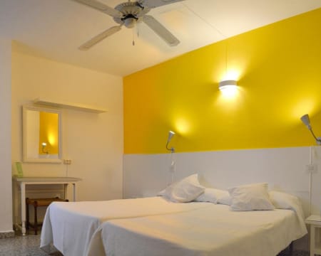 Hostal Altamar de Almuñecar | Estadia de 1 Noite Hostal Altamar de Almuñecar | Estadia de 1 Noite