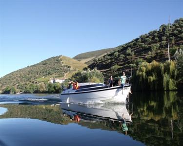 Dourovou - Yacht charter & House Boats | Estadia de 1 Noite Dourovou - Yacht charter & House Boats | Estadia de 1 Noite