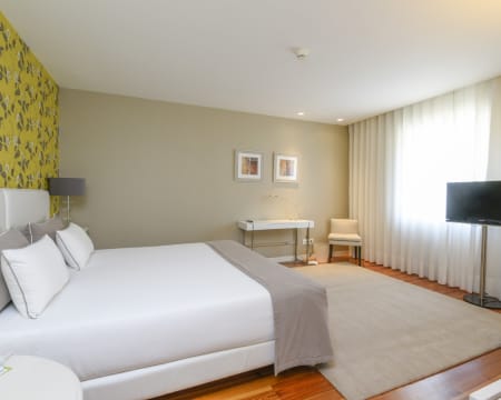 Sundial Gardens & Suites - Gaia | Estadia Romântica com Opção Massagem