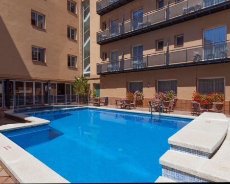 URH Tossa de Mar Hotel | Estadia de 1 Noite com Jantar URH Tossa de Mar Hotel | Estadia de 1 Noite com Jantar