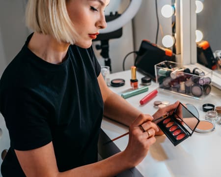 Workshop Online de Auto-Maquilhagem - 2 Horas | Lia Cardoso Make Up Workshop Online de Auto-Maquilhagem - 2 Horas | Lia Cardoso Make Up