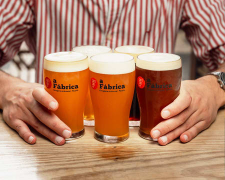 A Fábrica da Picaria - Craft Beer Brewpubv | Prova de Cerveja + Bifanas | 2 Pessoas