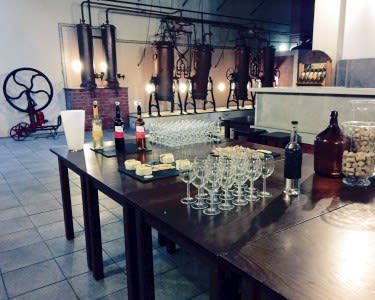 Visita à Adega com Prova de Vinhos e Degustação - 3 Pessoas | Adega Venâncio da Costa Lima Visita à Adega com Prova de Vinhos e Degustação - 3 Pessoas | Adega Venâncio da Costa Lima