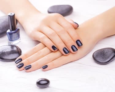 Aplicação de Verniz Gel ou Gelinho e Hidratação Aplicação de Verniz Gel ou Gelinho e Hidratação