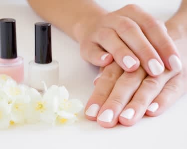 Manicure com Gelinho para 2 | Aura Beauty Manicure com Gelinho para 2 | Aura Beauty