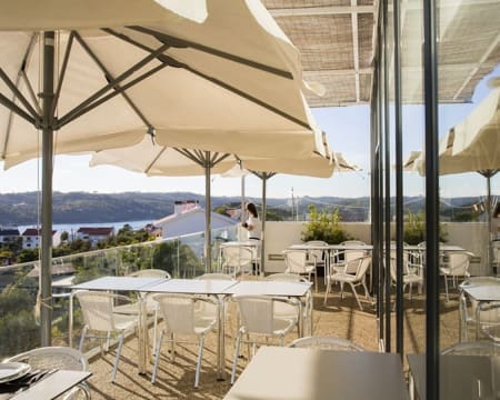 Bairro ao Rio | Sabores à la Carte & Garrafa de Vinho c/ Vista para o Rio Zêzere Bairro ao Rio | Sabores à la Carte & Garrafa de Vinho c/ Vista para o Rio Zêzere