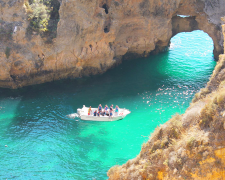 Passeio de Barco às Grutas da Ponta da Piedade - Lagos para 2 Passeio de Barco às Grutas da Ponta da Piedade - Lagos para 2