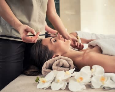 Acesso Piscina Exterior e Massagem Facial para 2 | Beauty Secrets Acesso Piscina Exterior e Massagem Facial para 2 | Beauty Secrets