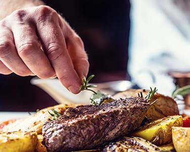 Menu Tradicional e Delicioso com Bife à Casa e Sangria para Dois | Burguer Time - Seixal