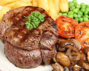 Bife com Molho à Escolha, Bebida e Sobremesa para Dois | Cantinho do Páteo - Praias de Santa Cruz