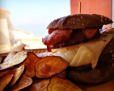 Menu de Praia para Dois c/ Hambúrgueres à Cantinho do Páteo e Sumos Naturais | Santa Cruz